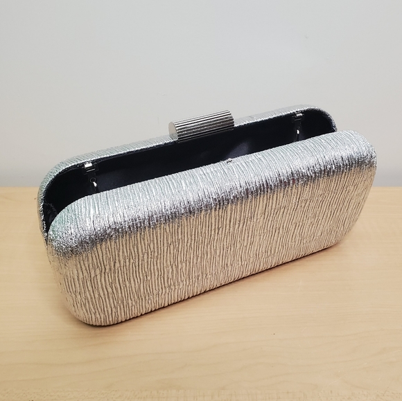 Metallic Silver Hard Shell Clutch - Picture 4 of 6